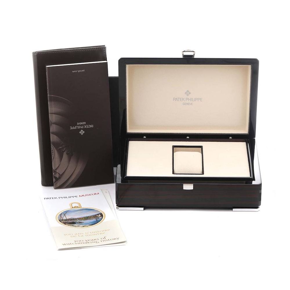 Patek Philippe Nautilus Stainless Steel White Dial 5711/1A-011